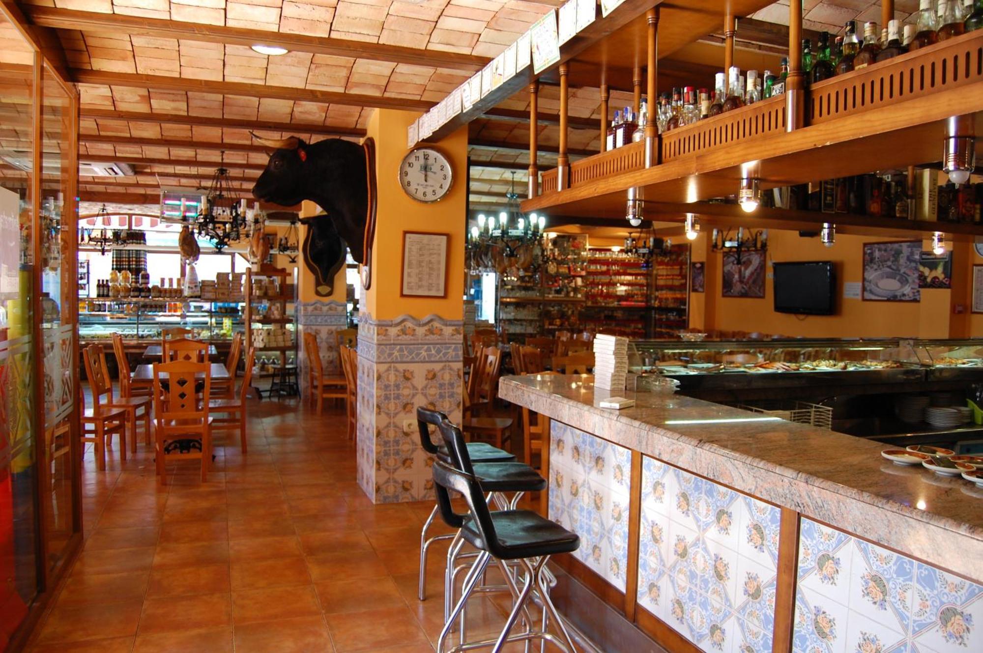 Hotel Flor De La Mancha La Roda Exterior photo